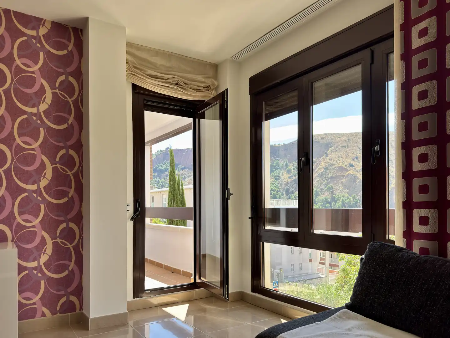 Balcony of Flat for sale in Genil