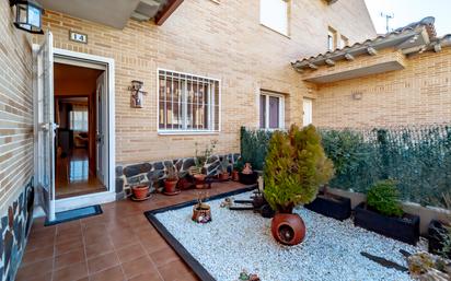 Garden of Single-family semi-detached for sale in Yeles  with Air Conditioner, Heating and Private garden