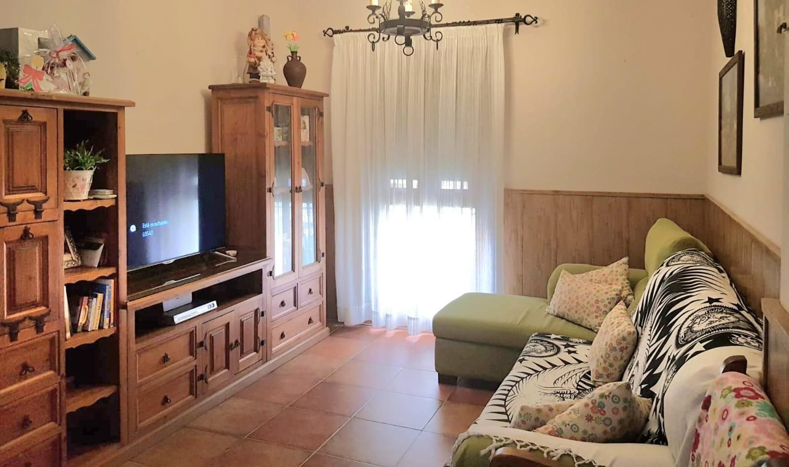 Living room of House or chalet for sale in Algeciras  with Air Conditioner, Terrace and Furnished