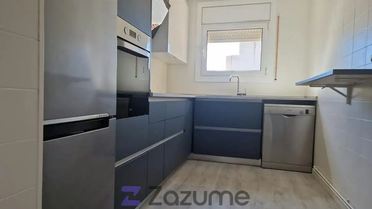 Cocina de Piso de alquiler en Terrassa con Aire acondicionado, Calefacción y Horno