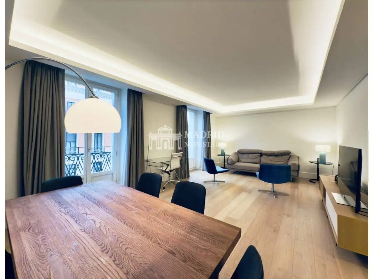 Außenansicht von Wohnung zur Miete in Madrid mit Klimaanlage, Heizung und Parkett