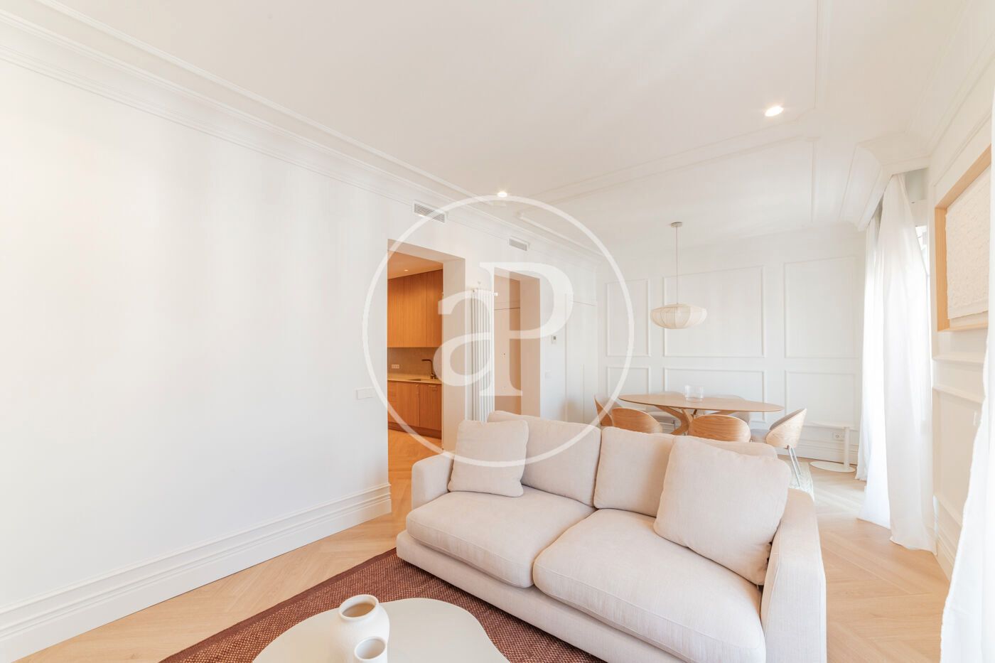 Living room of Flat for sale in  Madrid Capital  with Air Conditioner, Heating and Furnished