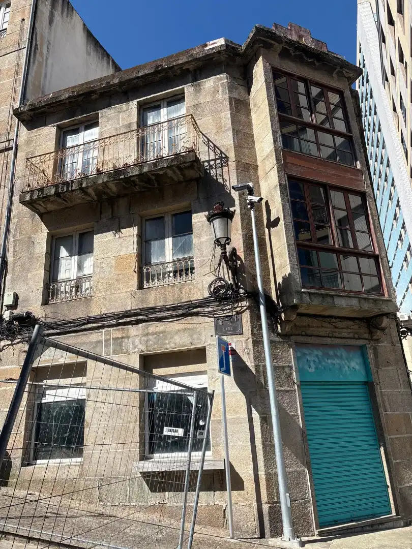Vista exterior de Edificio en venta en Vigo 