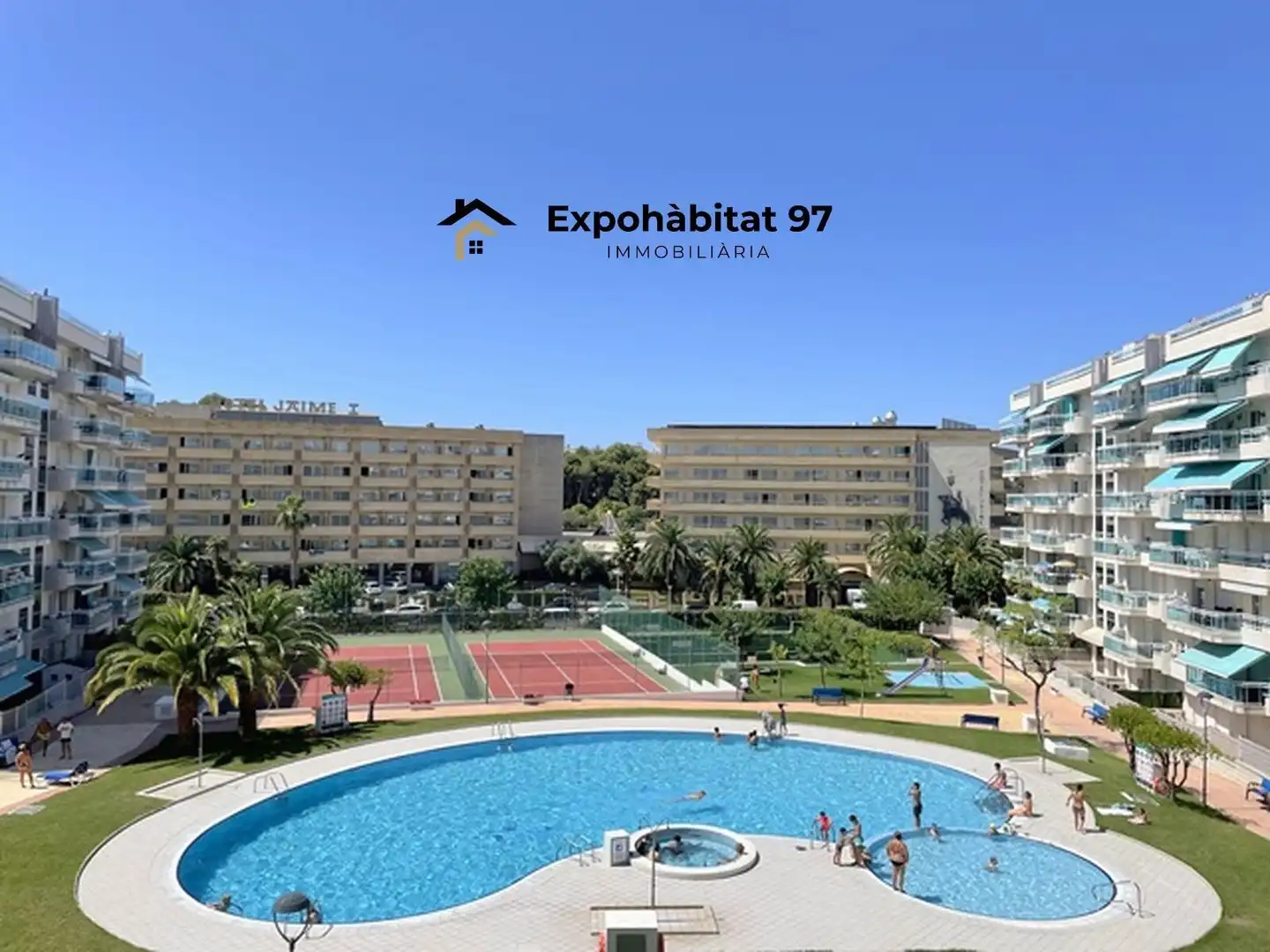 Attique avec piscine à vendre à Carrer MURILLO 13