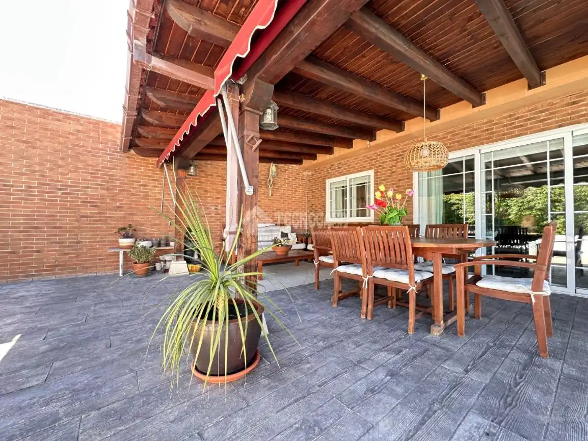 Terrace of Detached homes for sale in Torres de la Alameda