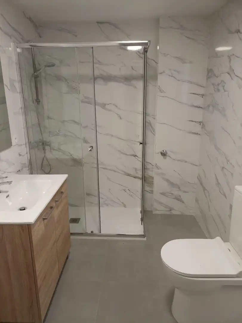 Baño de Piso de alquiler en Córdoba con Aire acondicionado y Calefacción