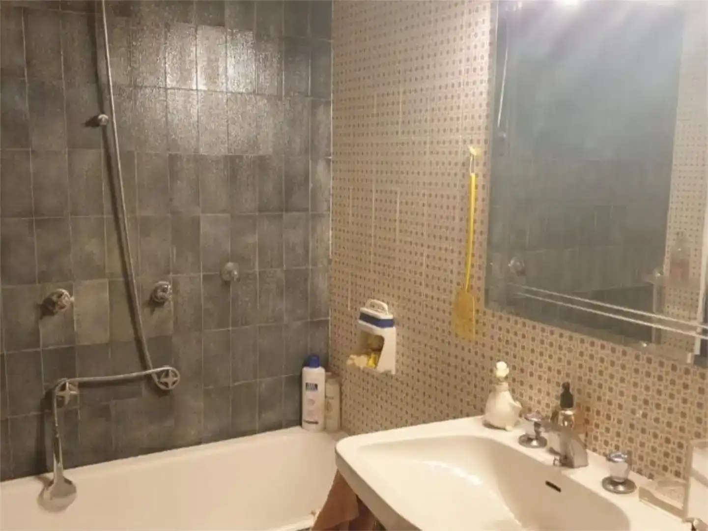 Bathroom of Flat for rent in El Vendrell  with Furnished