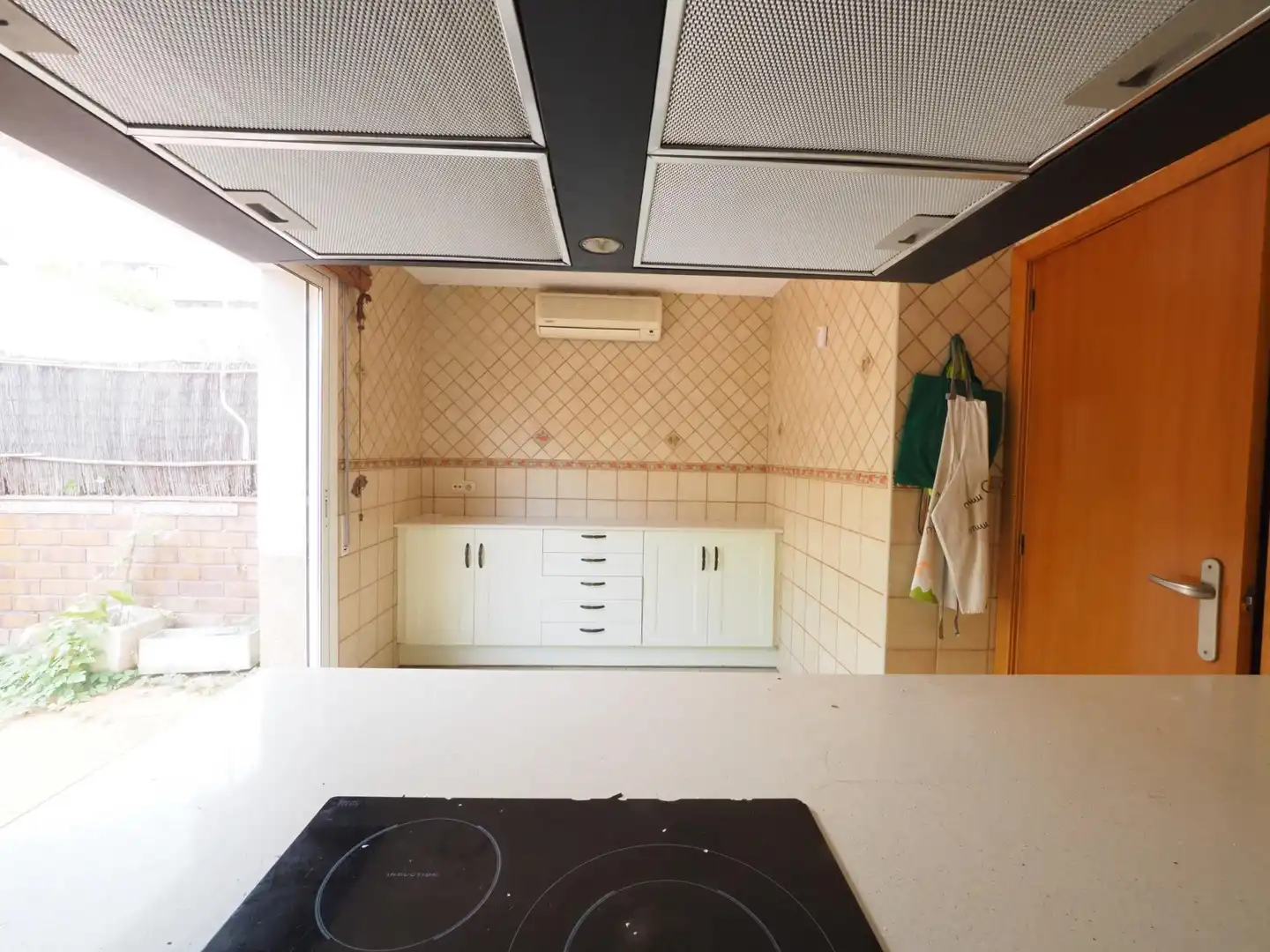Cocina de Casa adosada en venta en Terrassa con Aire acondicionado y Parquet