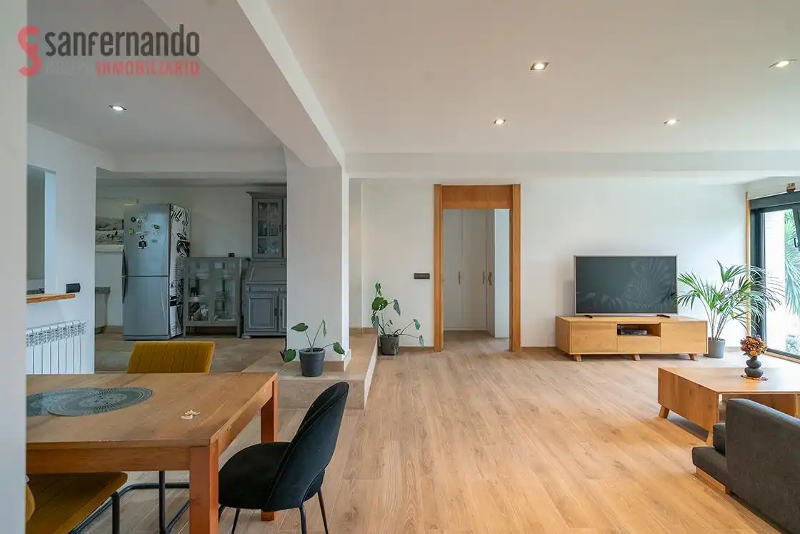 Sala d'estar de Planta baixa en venda en Santander amb Calefacció