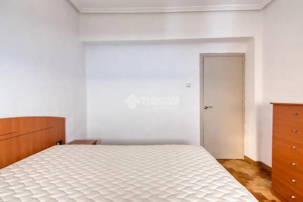 Bedroom of Flat for rent in Salamanca  with Heating