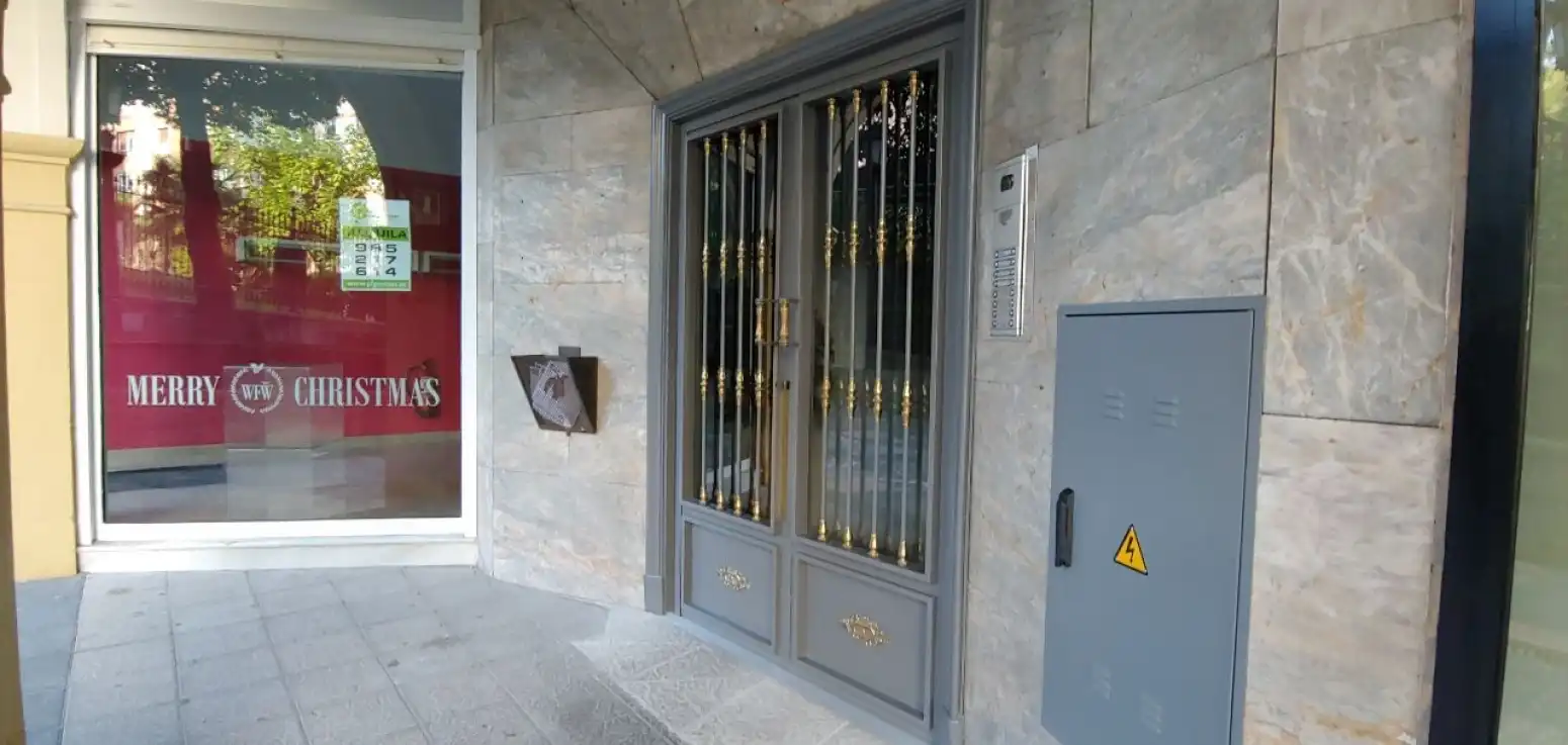 Oficina de lloguer en Centro - Casco Histórico