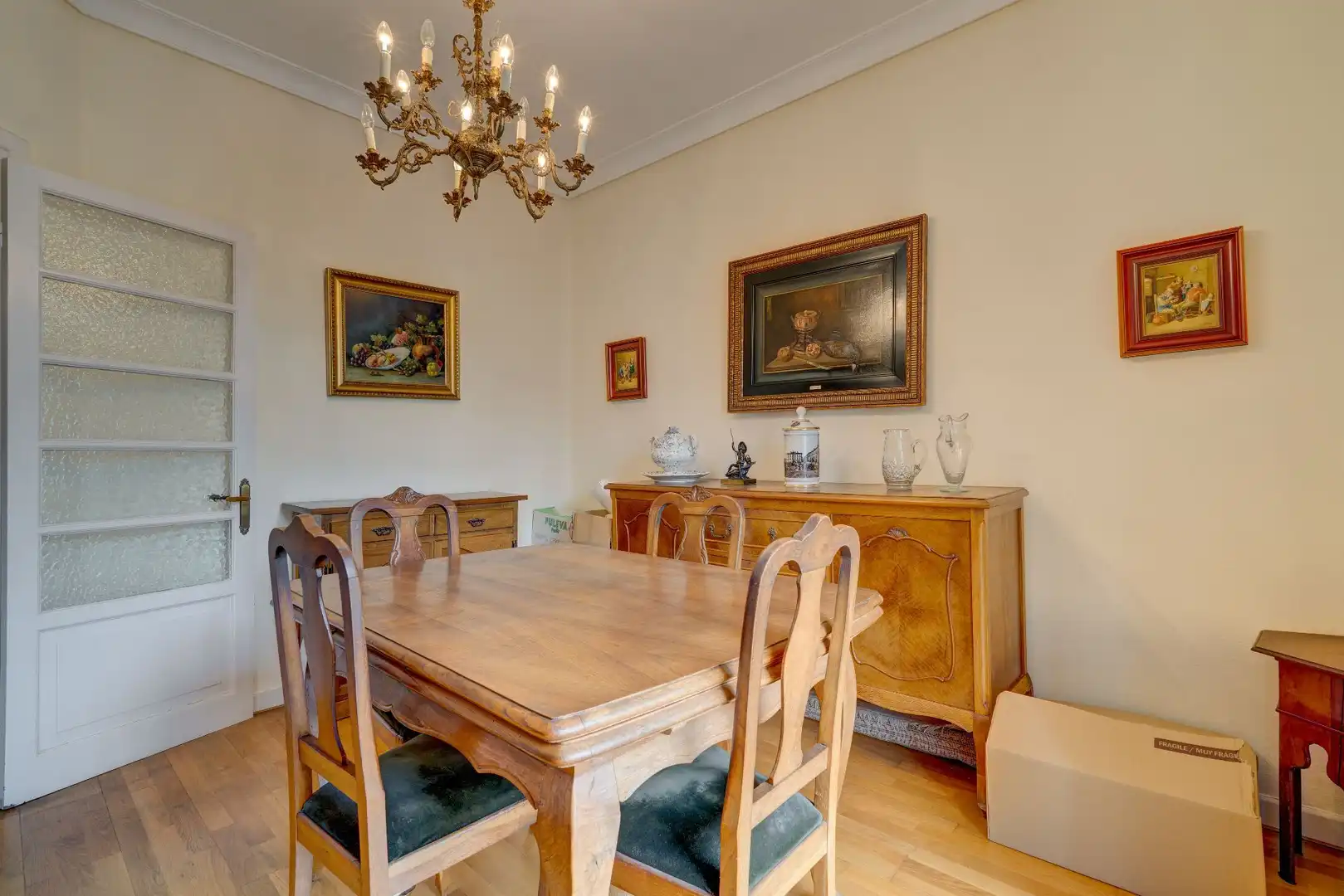 Comedor de Piso en venta en Irun  con Calefacción, Trastero y Amueblado