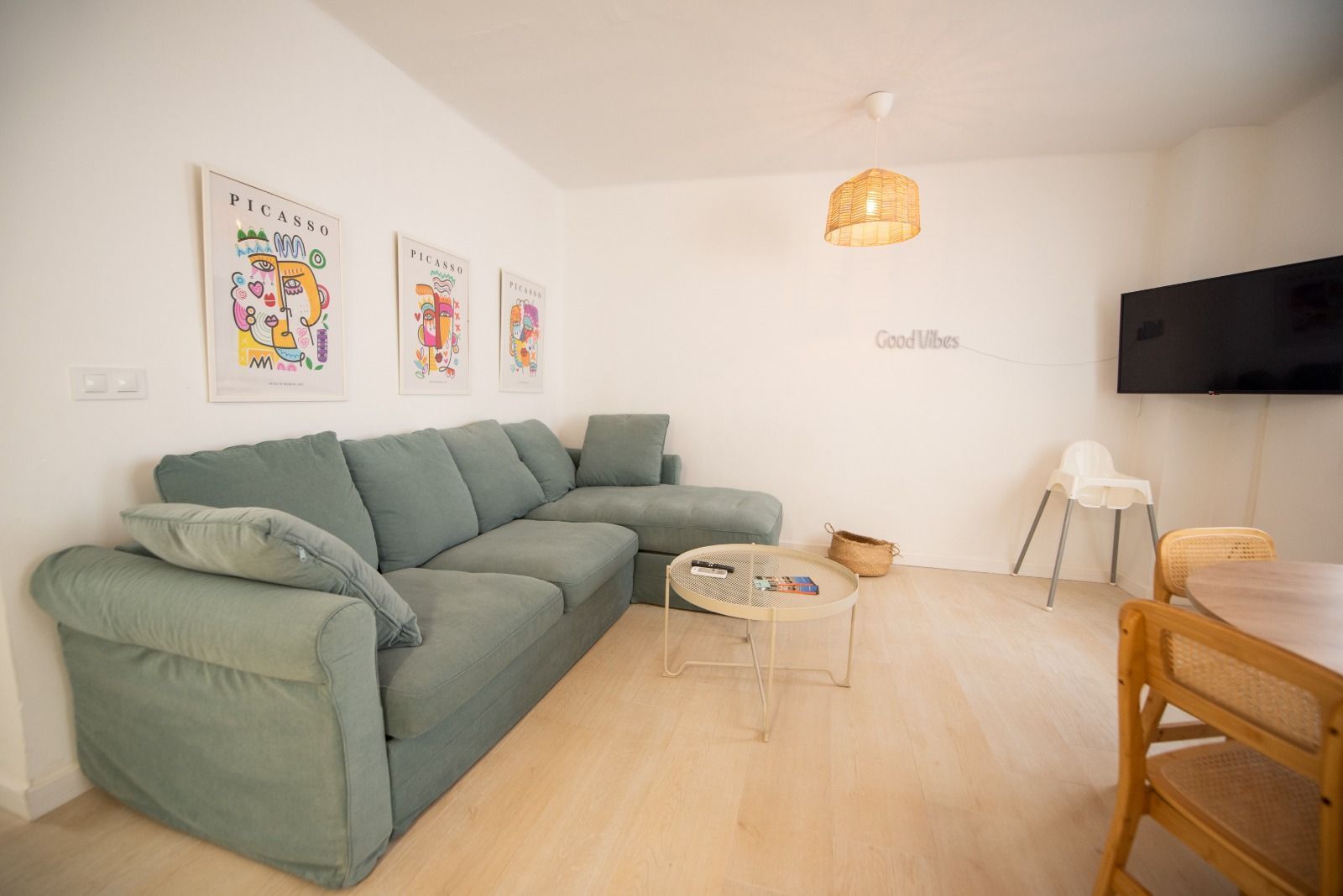 Living room of Flat for sale in Málaga Capital  with Air Conditioner, Terrace and Furnished