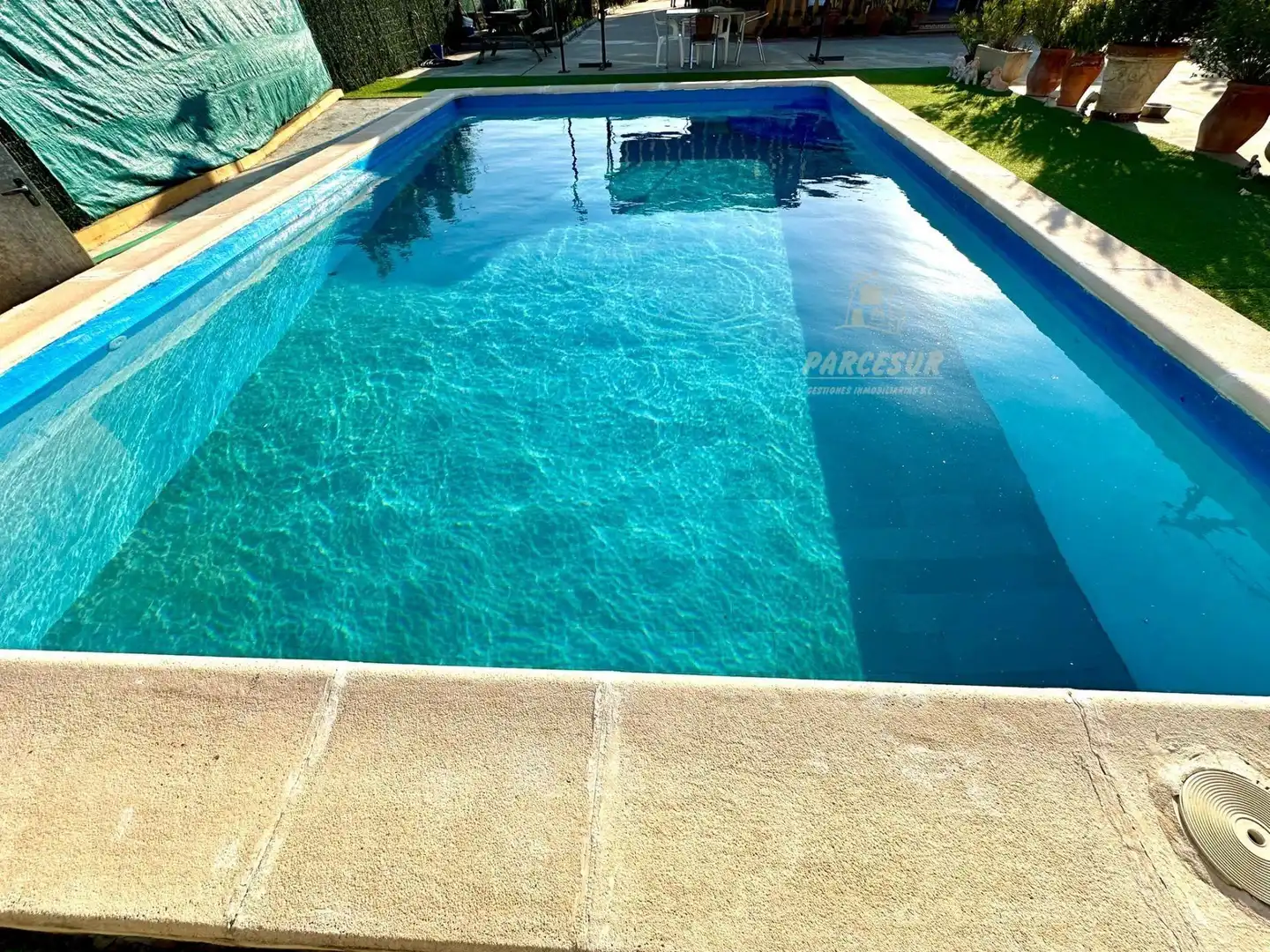 Piscina de Casa o xalet en venda en Córdoba amb Aire condicionat, Calefacció i Jardí privat