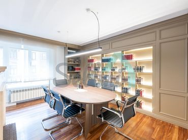 Büro mit Aufzug zur Miete in Uría
