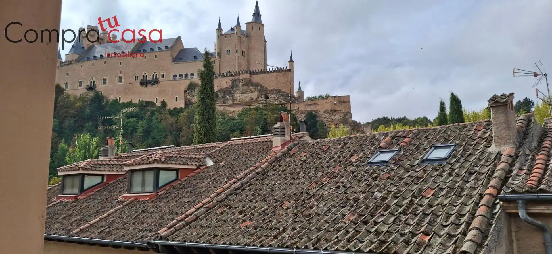 Flat with terrace to rent in Calle de San Marcos