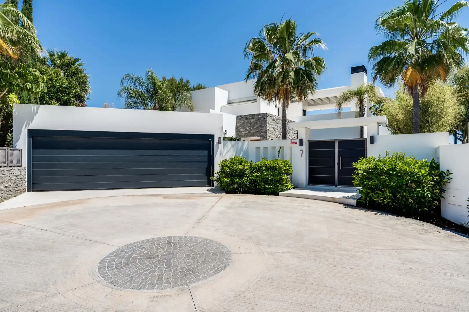 Exterior view of Houses for sale in Marbella  with Air Conditioner, Heating and Private garden