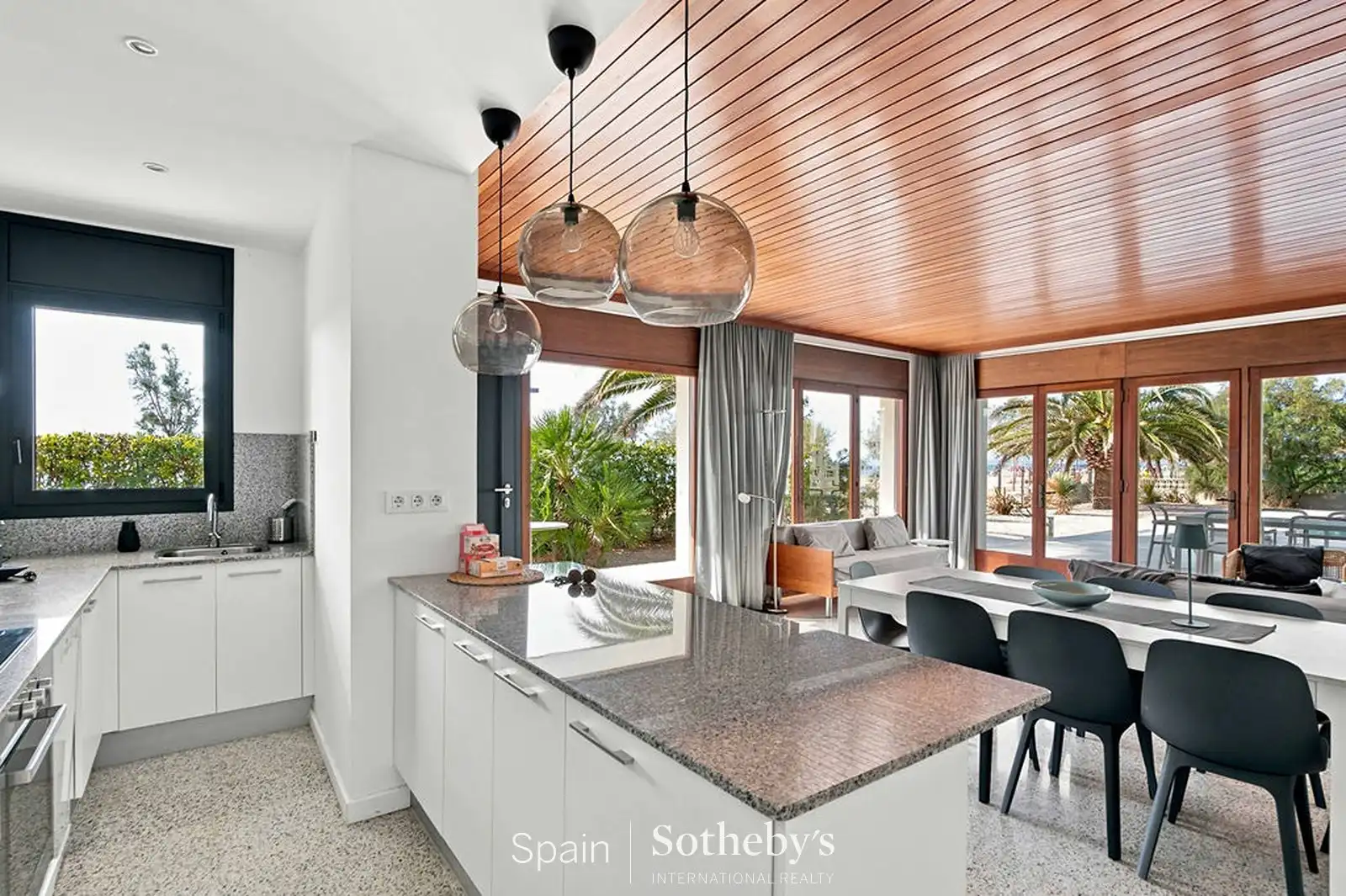 Cocina de Edificio en venta en Roses