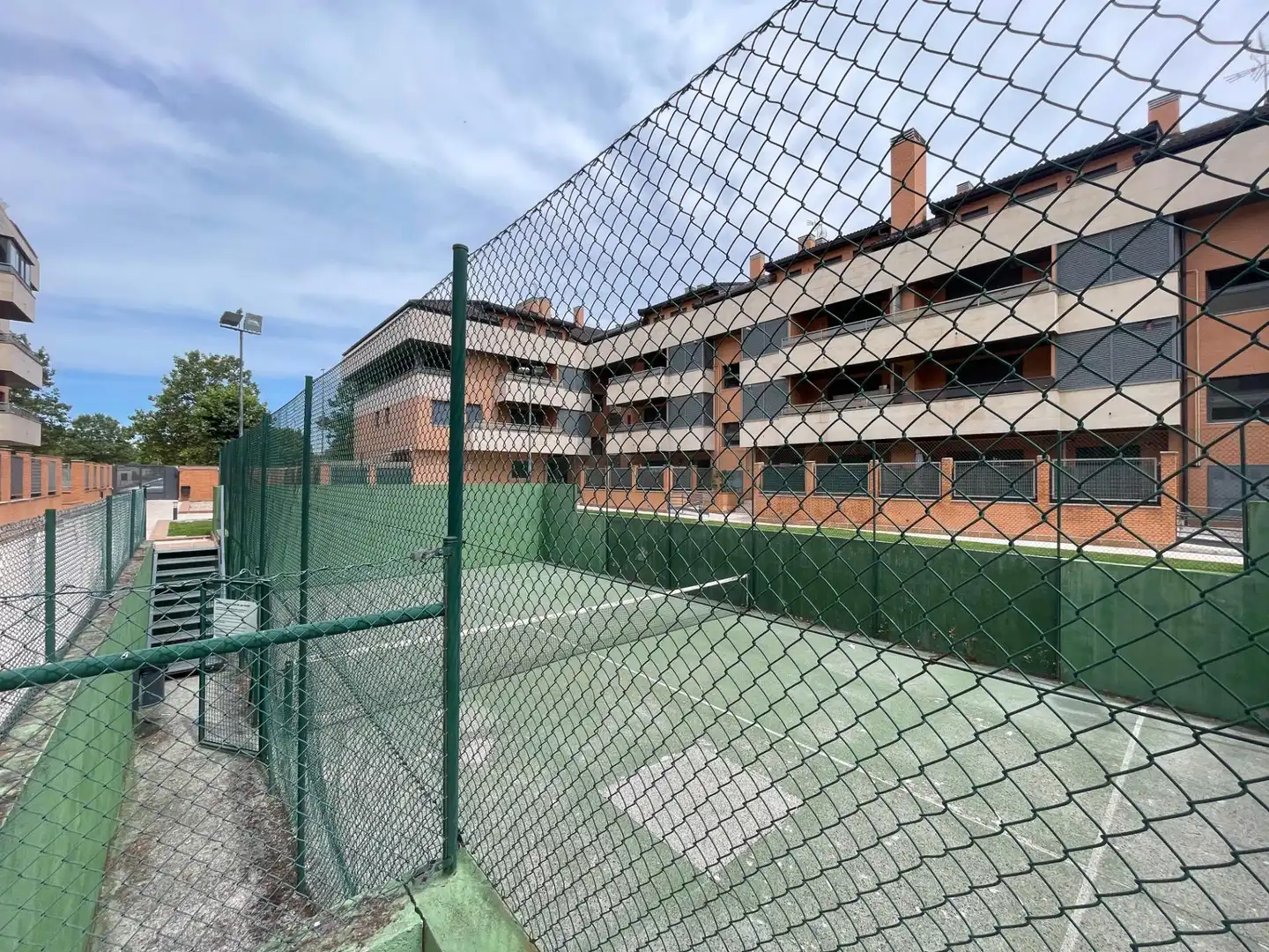 Parking de Piso en venta en Yebes con Aire acondicionado, Calefacción y Jardín privado