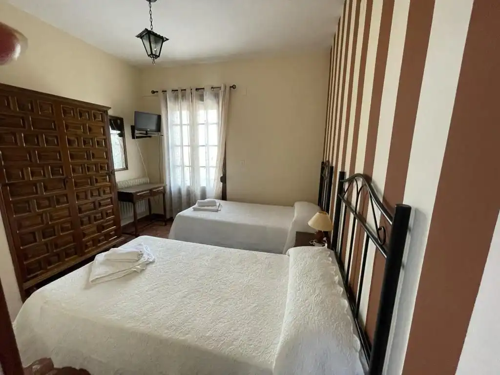 Habitación de Edificio en venta en Madrigal de las Altas Torres