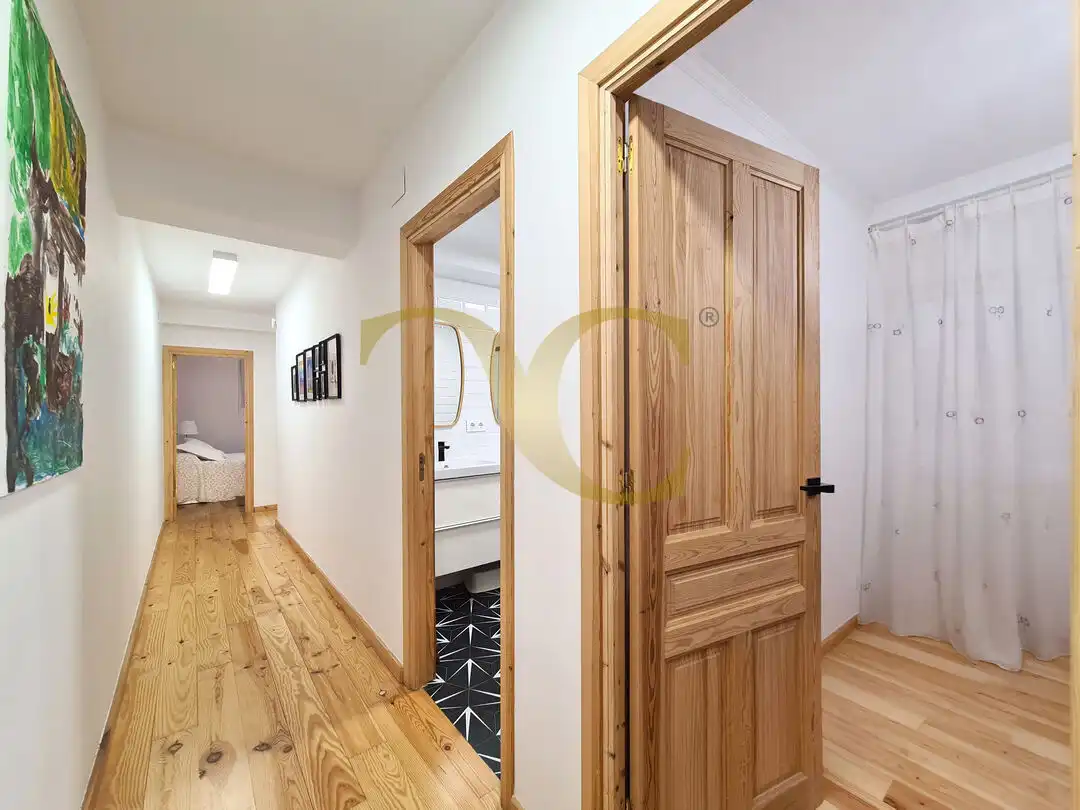 Piso en venta en Gijón  con Calefacción, Terraza y Balcón
