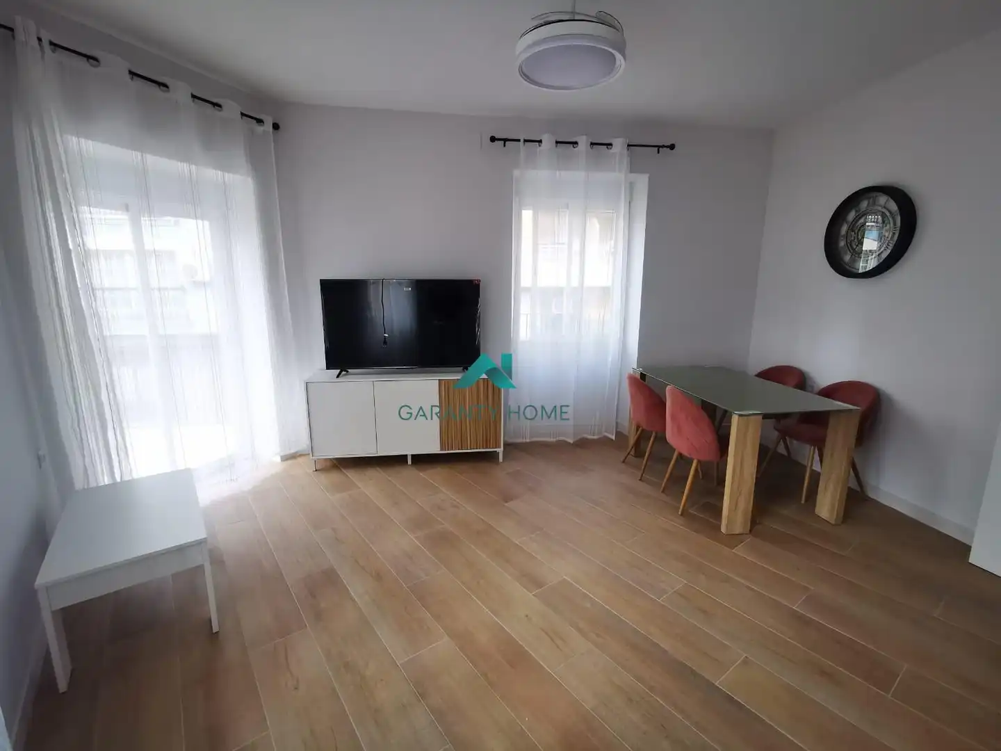 Sala d'estar de Pis en venda en Torredonjimeno amb Terrassa, Moblat i Balcó