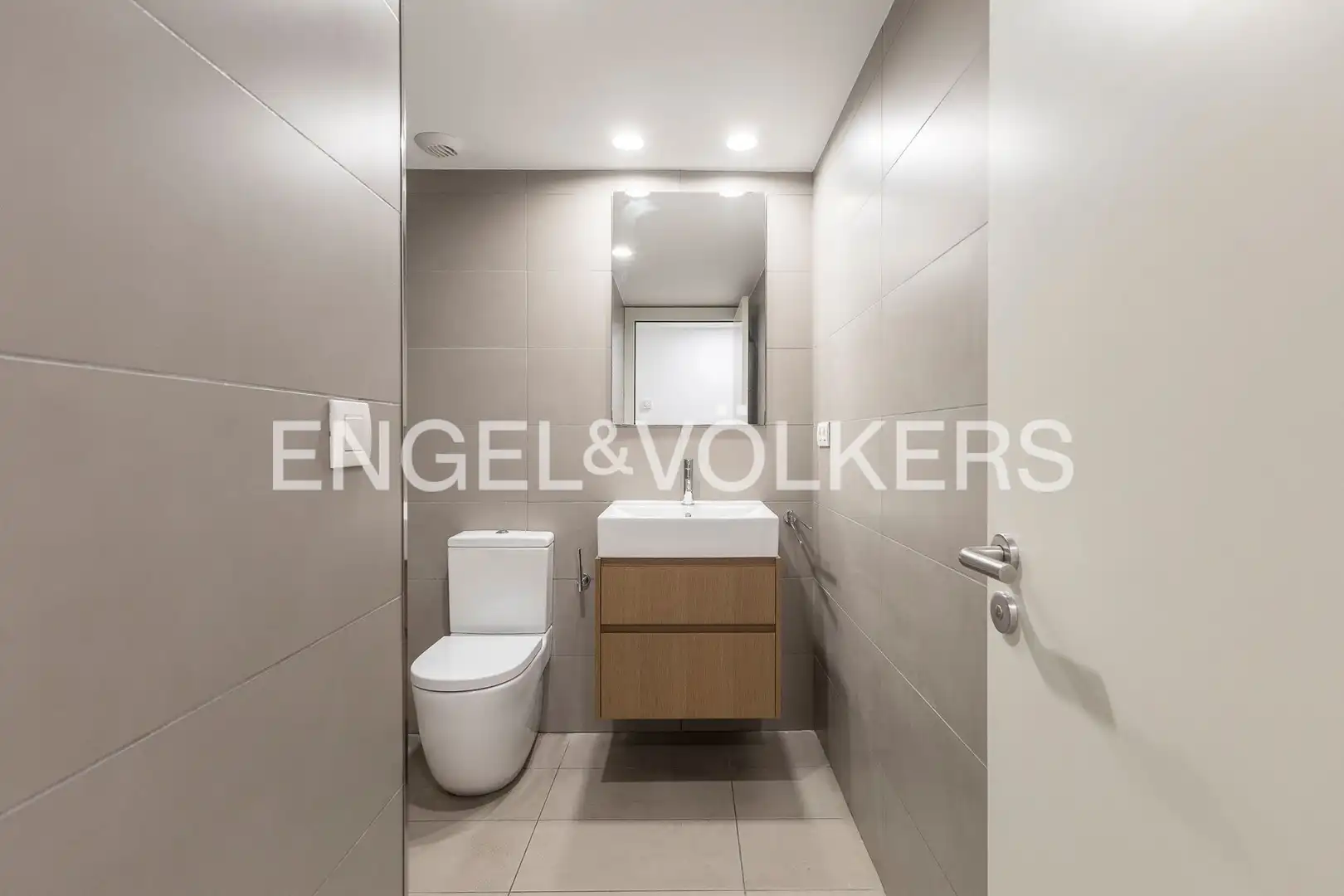 Bany de Apartament en venda en Barcelona amb Aire condicionat, Calefacció i Terrassa