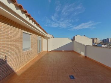 Piso con ascensor en venta en San Benito - Calle Alborada 2