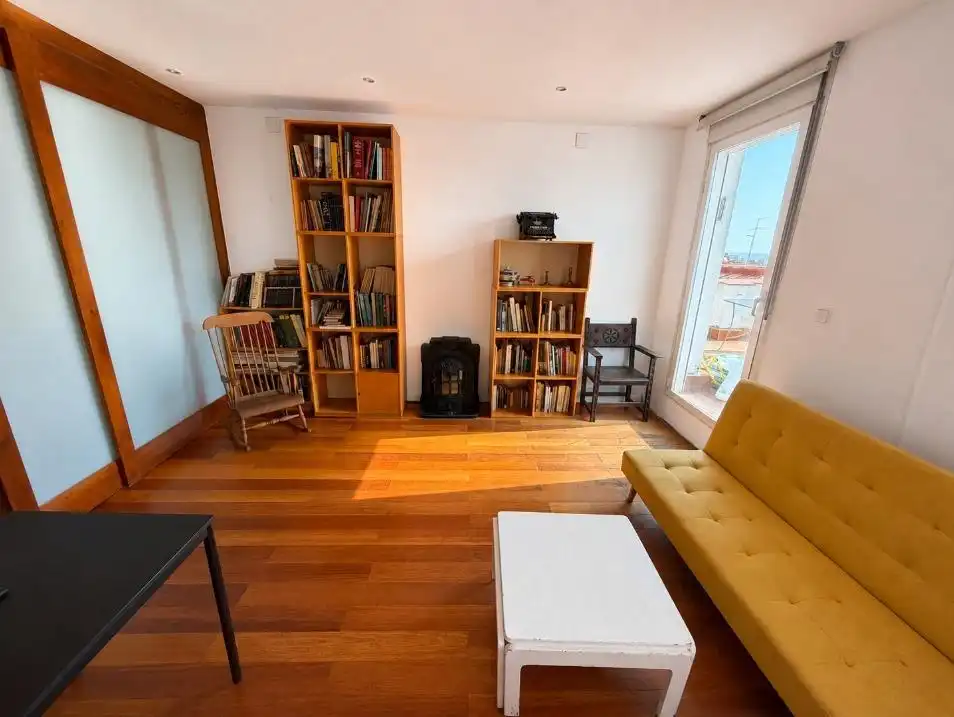 Wohnzimmer von Dachboden zur Miete in Madrid mit Klimaanlage, Terrasse und Möbliert