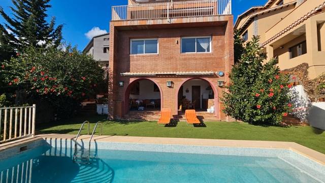 Casa-chalet en Venta en Vallcarca i els Penitents