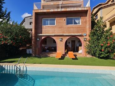 Villa avec balcon à vendre à Gràcia