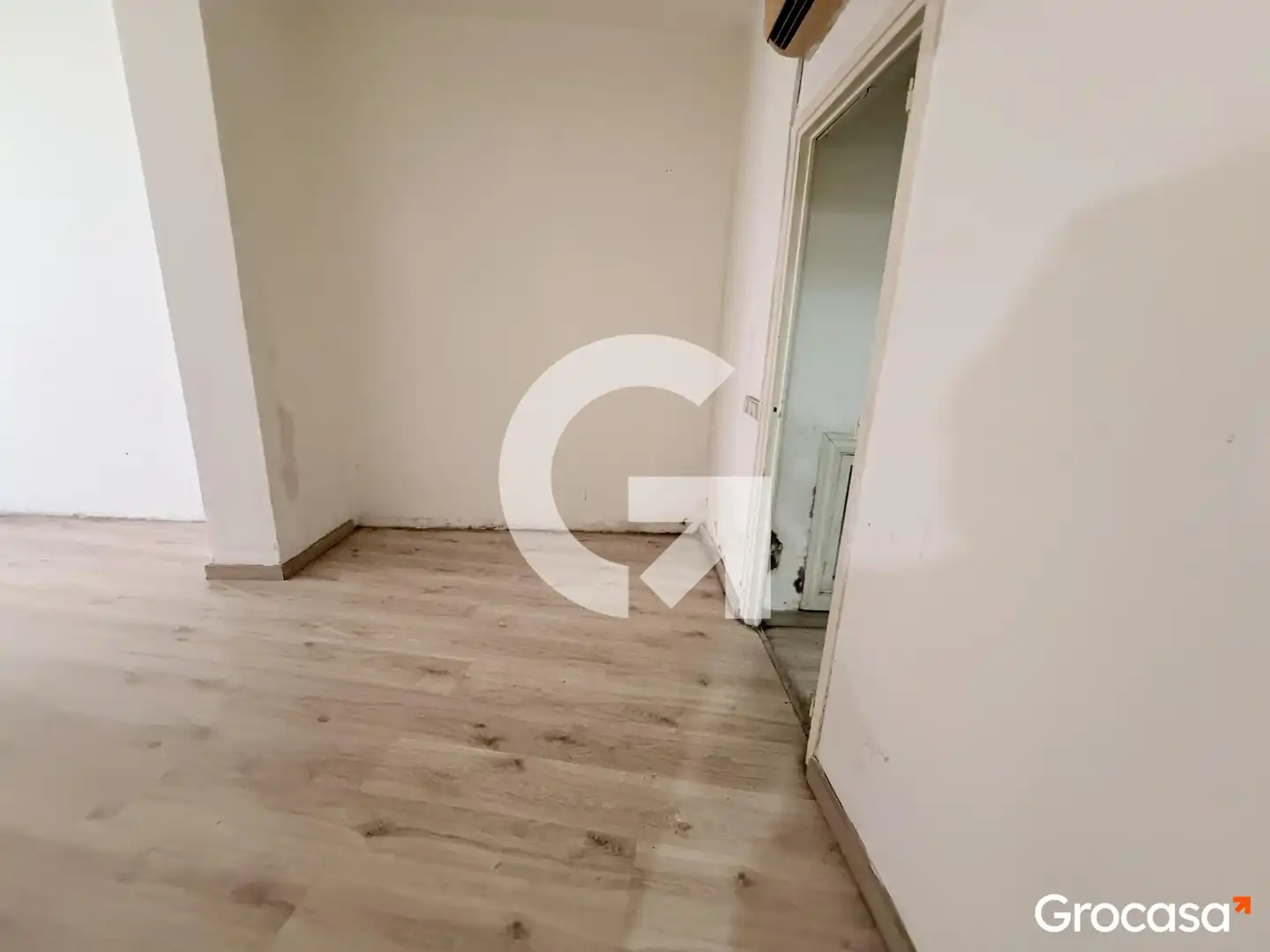 Bedroom of Flat for sale in Badalona
