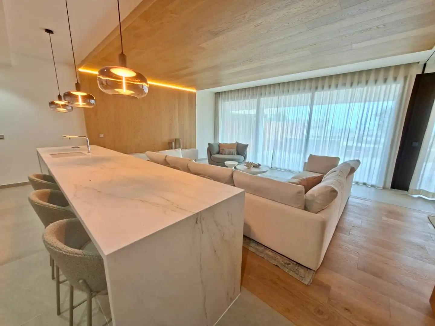 Sala de estar de Apartamento en venta en Fuengirola con Aire acondicionado, Calefacción y Jardín privado
