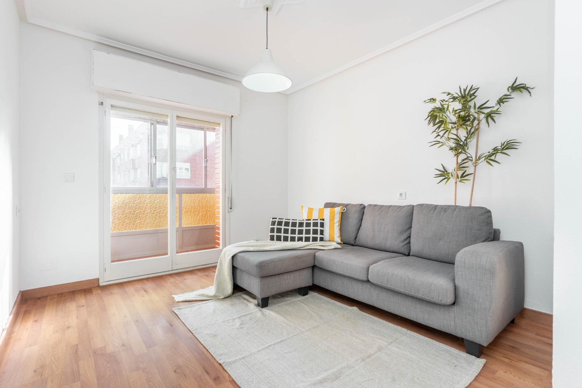 Living room of Flat for sale in Gijón   with Heating, Terrace and Storage room