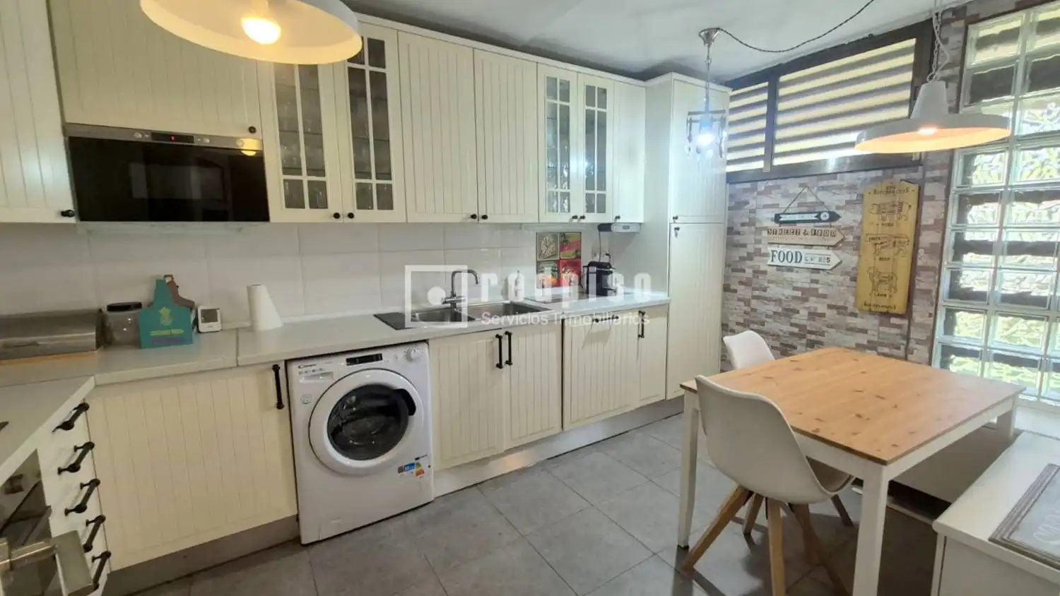 Cuina de Dúplex en venda en Getafe amb Aire condicionat, Calefacció i Jardí privat