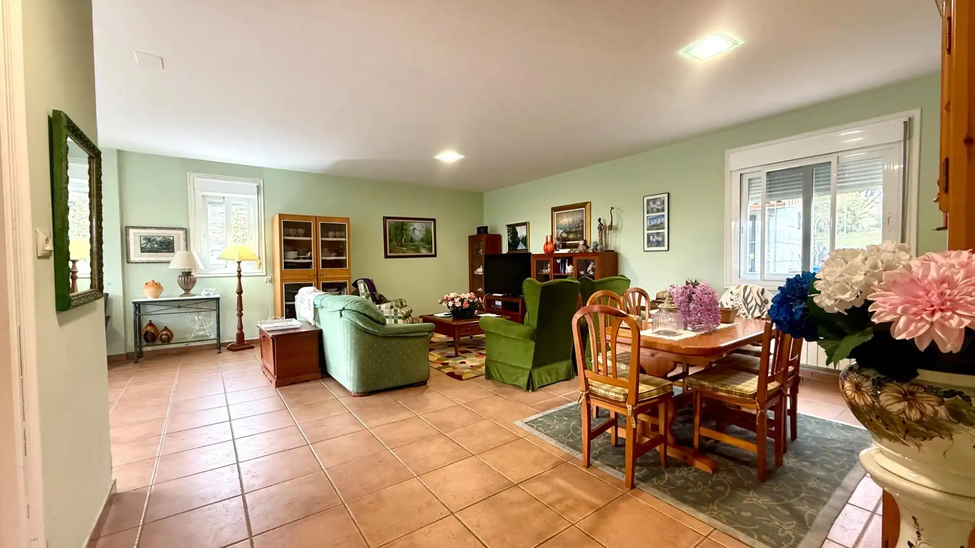 Living room of Country homes for sale in Toén  with Heating, Private garden and Storage room