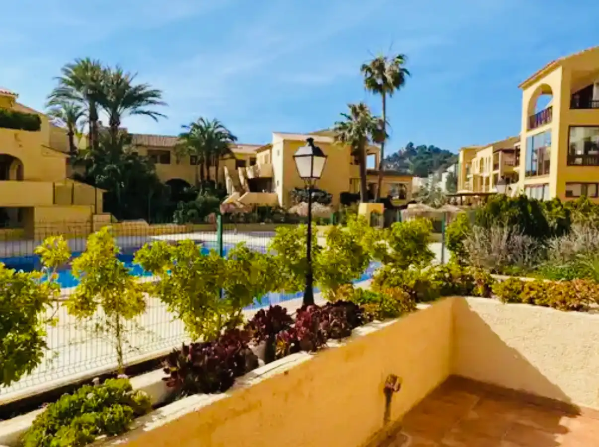 Vista exterior de Planta baja en venta en Altea con Aire acondicionado, Calefacción y Jardín privado