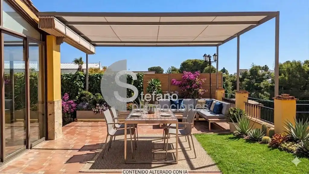 Terrassa de Casa o xalet en venda en Málaga amb Aire condicionat, Jardí privat i Terrassa