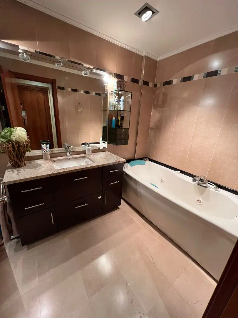 Casa con piscina en venta en Carrer de Joan Coromines i Vigneaux, imagen 26