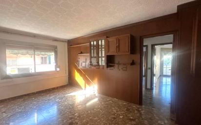 Exterior view of Flat for sale in L'Hospitalet de Llobregat  with Balcony