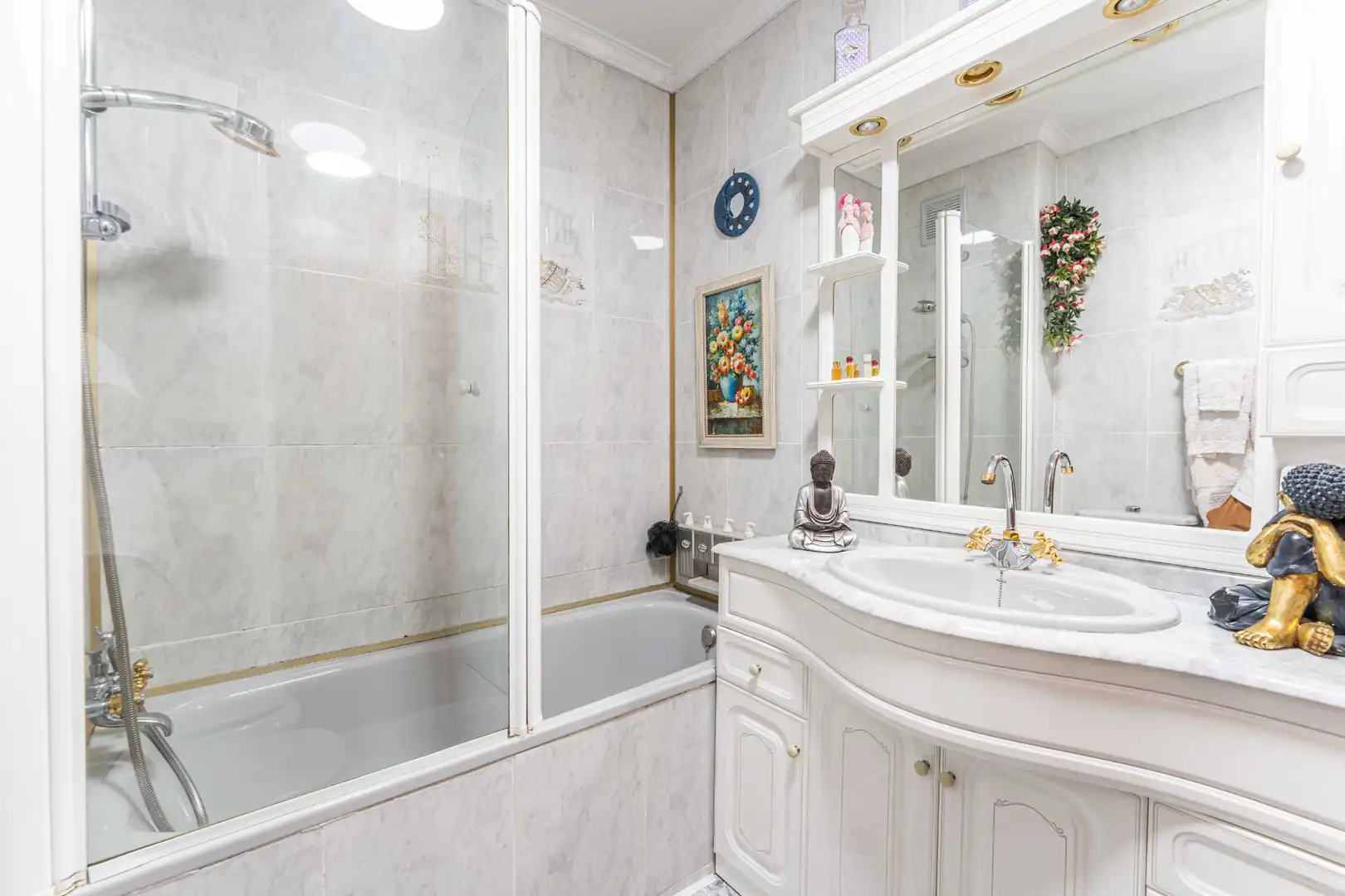 Bathroom of Flat for sale in Madrid  with Heating, Terrace and Furnished