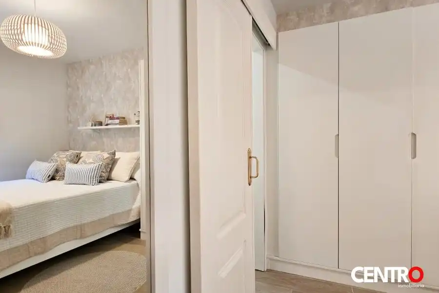 Dormitori de Apartament de lloguer en Granada amb Aire condicionat