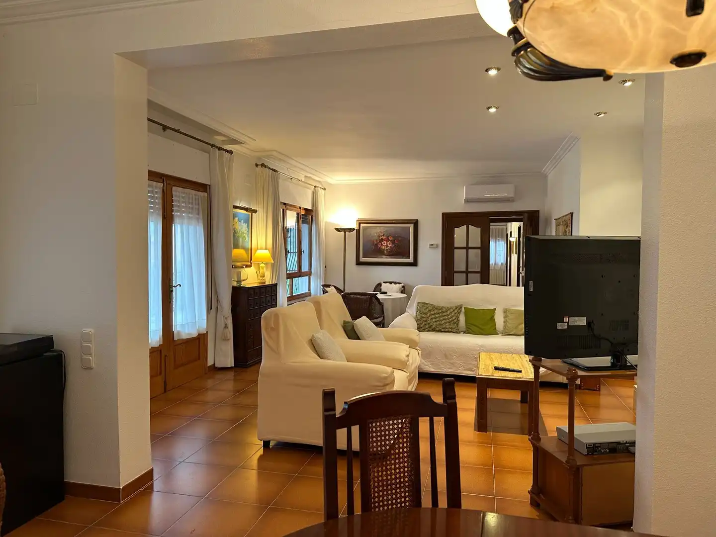 Sala d'estar de Casa o xalet en venda en Ontinyent amb Aire condicionat, Calefacció i Jardí privat