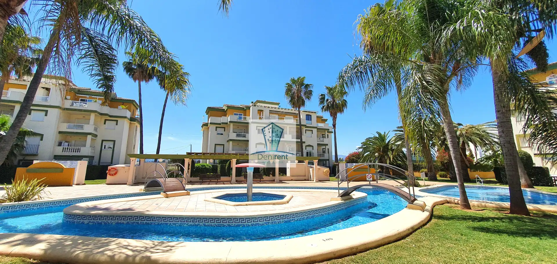 Vista exterior de Apartamento de alquiler en Dénia con Aire acondicionado, Calefacción y Terraza