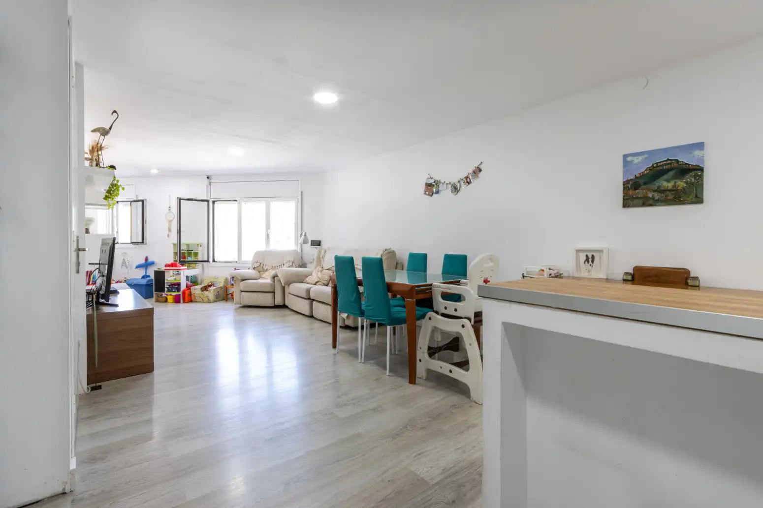 Living room of Flat for sale in Terrassa  with Heating, Parquet flooring and Terrace