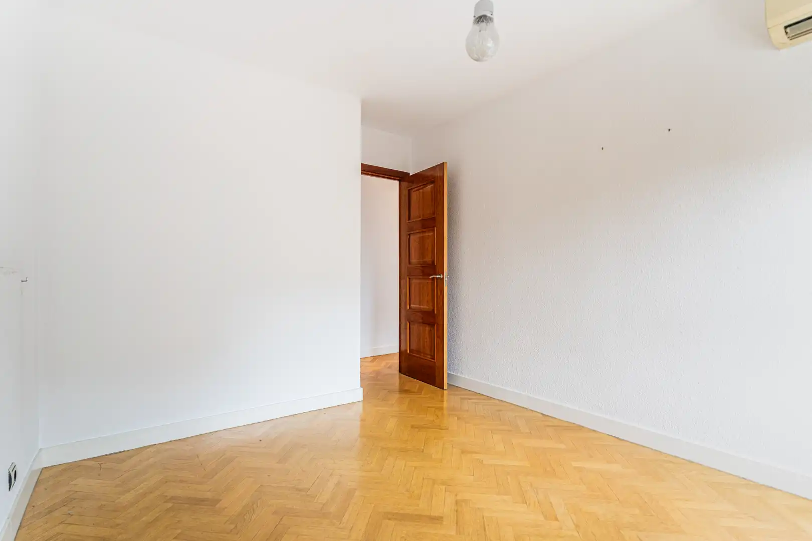 Schlafzimmer von Wohnung zum Verkauf in Majadahonda mit Klimaanlage, Heizung und Privatgarten