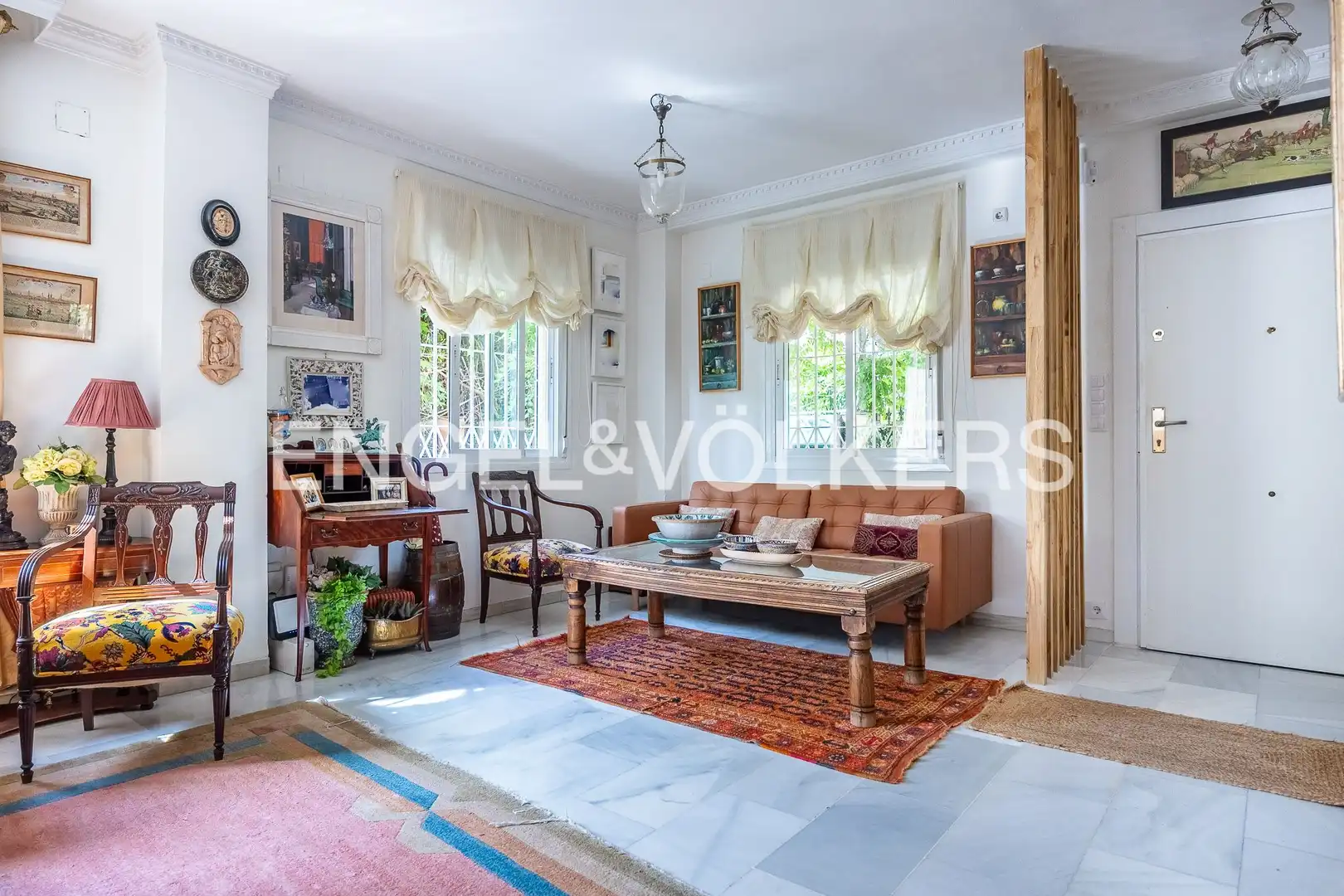 Living room of Houses for sale in Sevilla  with Air Conditioner, Heating and Private garden