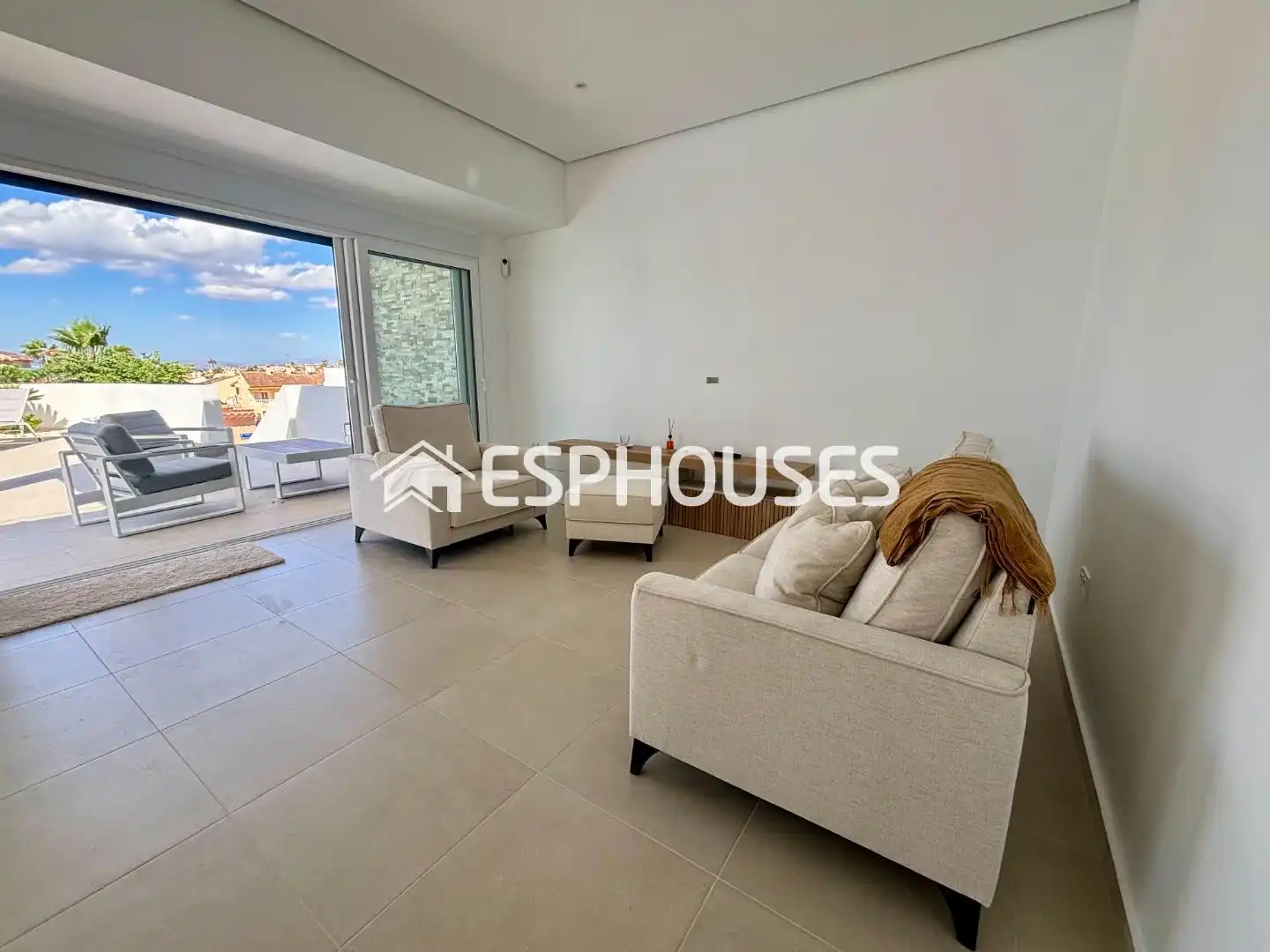 Casa con terraza en venta en Benijófar, imagen 3