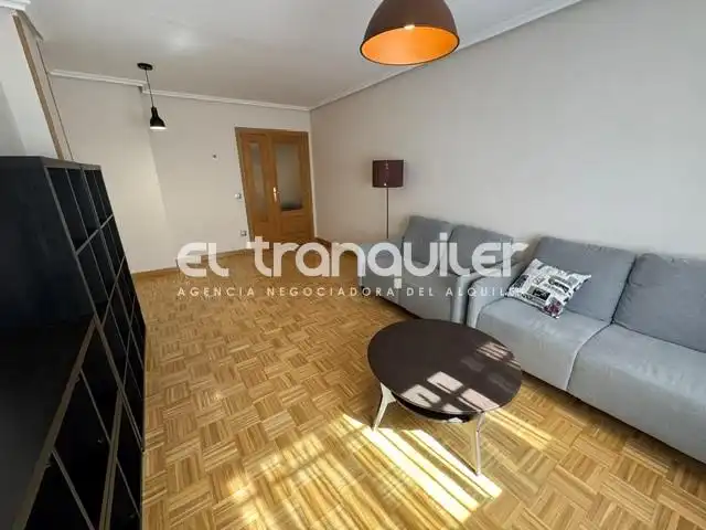 Sala de estar de Piso de alquiler en Parla con Aire acondicionado, Piscina y Amueblado