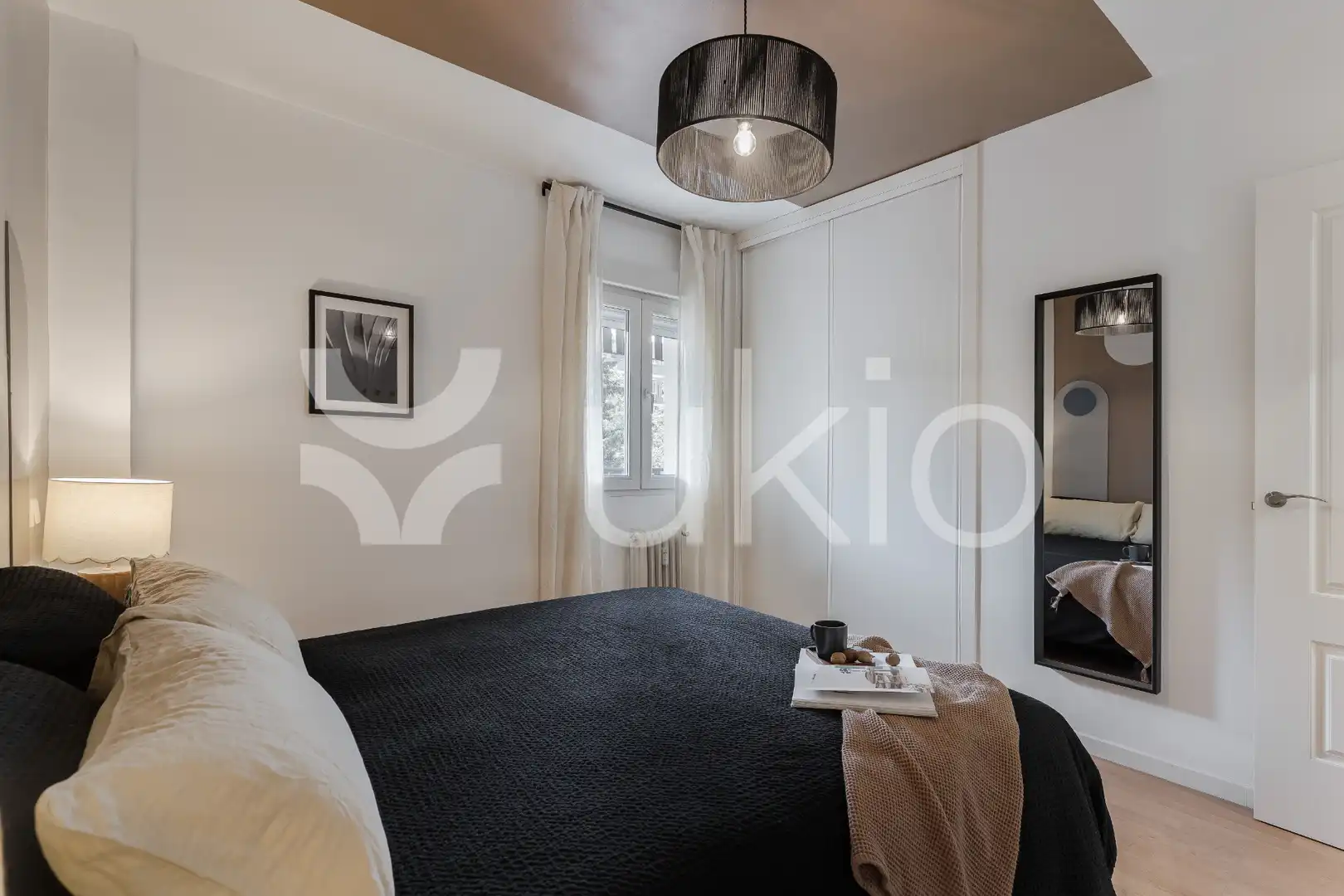 Dormitori de Apartament de lloguer en Madrid amb Aire condicionat, Calefacció i Terrassa